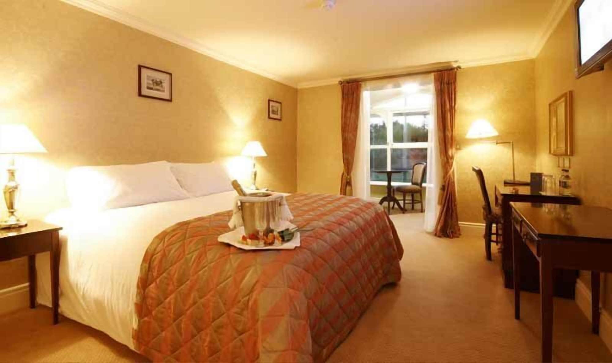 Finnstown Castle Hotel Lucan Exteriér fotografie